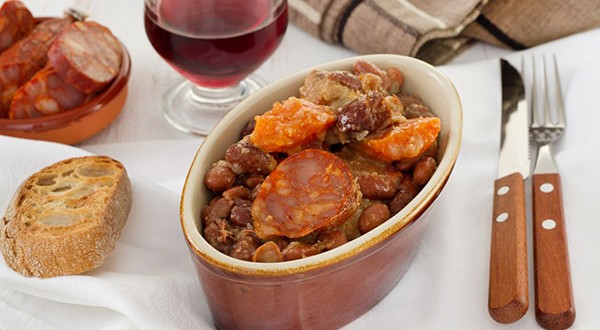 Pinto-Bean-and-Andouille-Sausage-Stew-©-Can-Stock-Photo-Inc.-nataliaspb-600x330