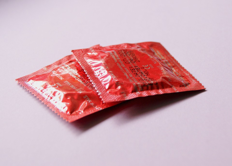 red-condoms-849407_960_720